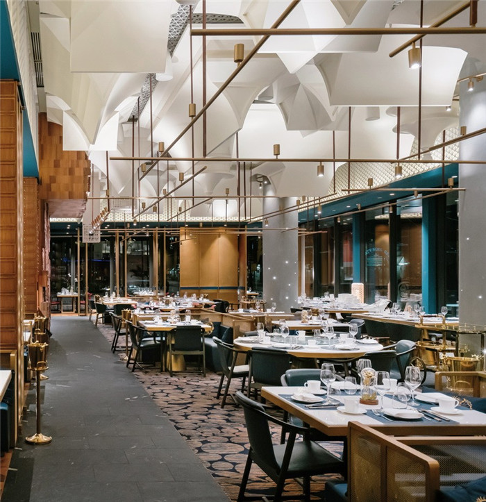 5D全沉浸式餐廳設計   溫哥華全聚德北京烤鴨店裝修設計案例