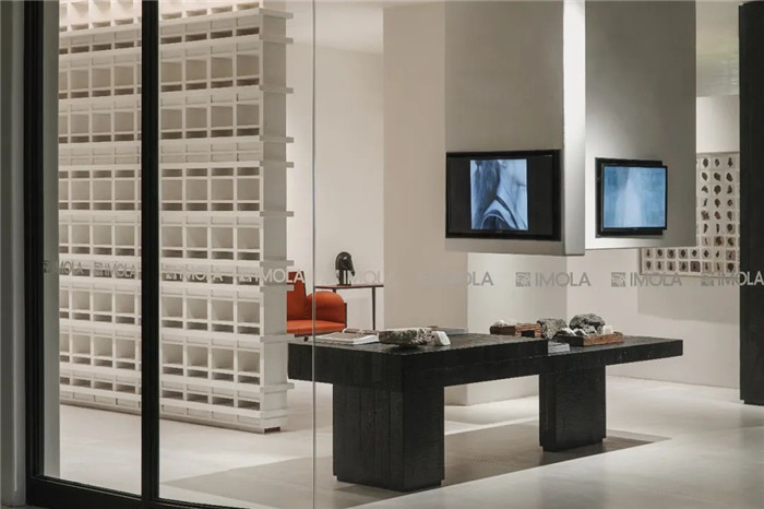 極致簡(jiǎn)約風(fēng)意大利IMOLA石材展廳裝修設(shè)計(jì)案例