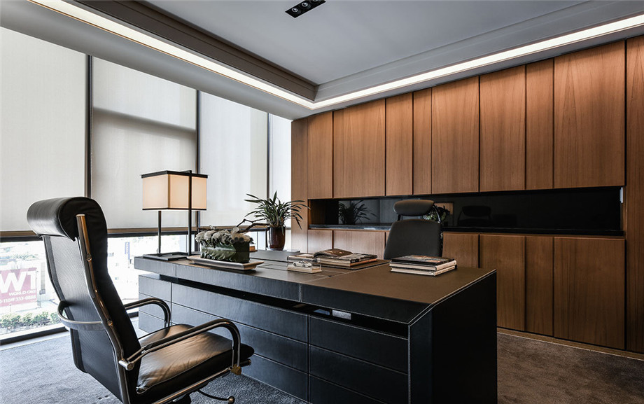 實(shí)業(yè)集團(tuán)總部總經(jīng)理辦公室裝修設(shè)計(jì)實(shí)景圖 實(shí)業(yè)集團(tuán)總部總經(jīng)理辦公室裝修設(shè)計(jì)實(shí)景圖