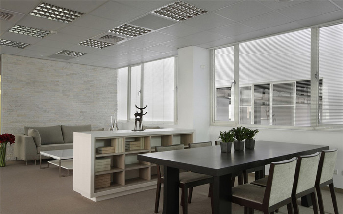 現(xiàn)代通透的清海化工集團(tuán)辦公室休閑區(qū)設(shè)計(jì)裝修實(shí)景圖