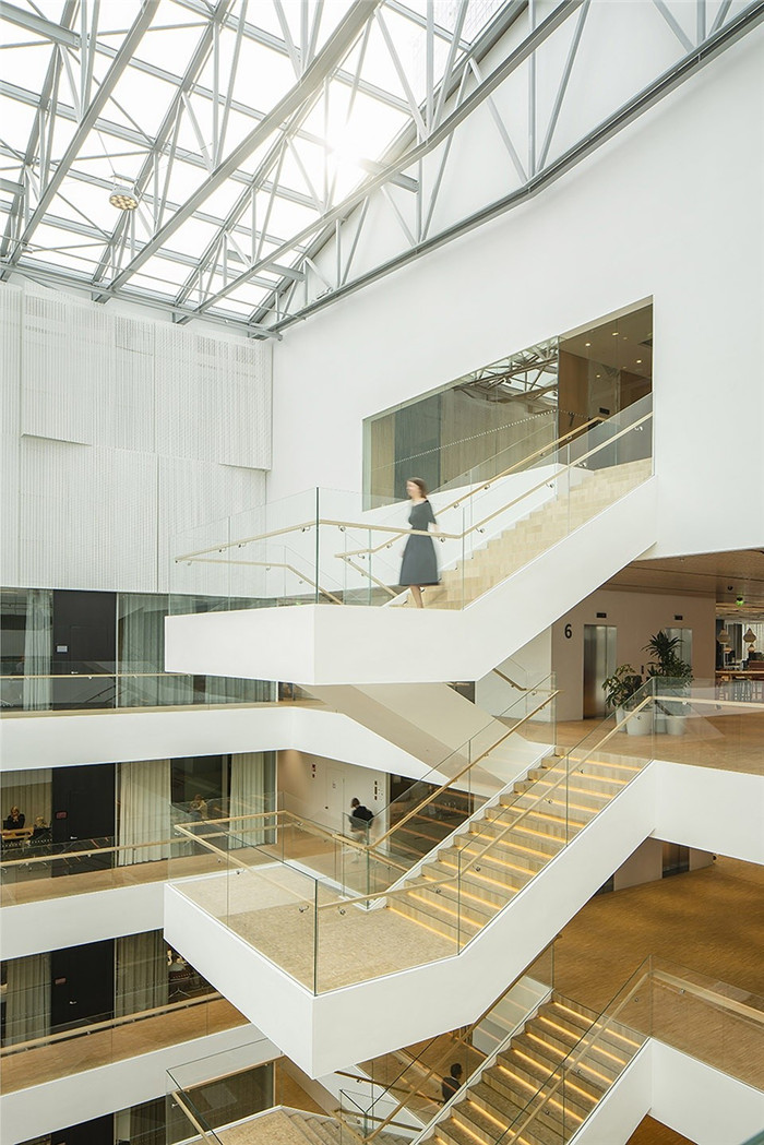 現代北歐風Kesko集團總部辦公樓中庭樓梯裝修設計案例 現代北歐風Kesko集團總部辦公樓中庭樓梯裝修設計案例