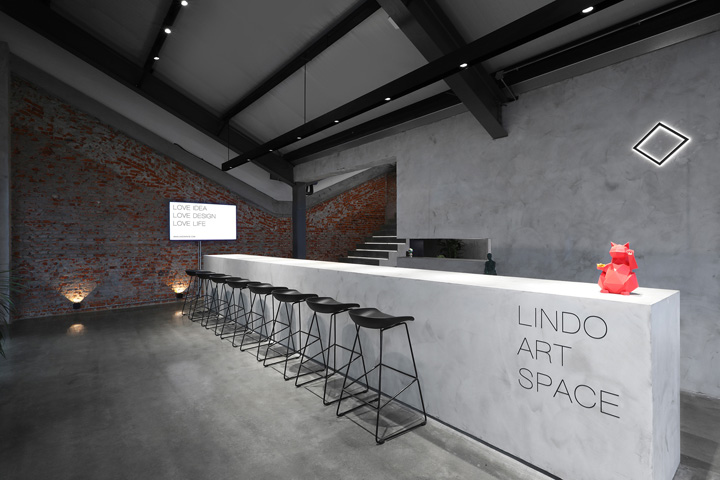 上海300平方老倉庫改造辦公室前臺裝修設計案例