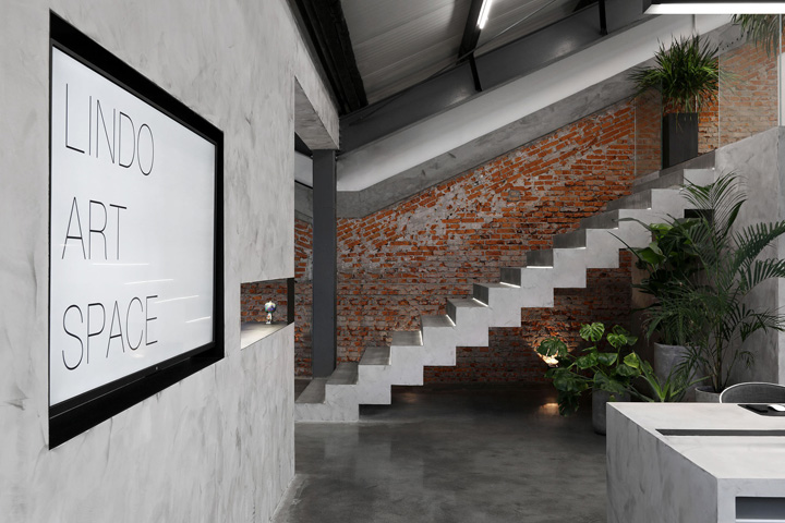 上海300平方老倉庫改造辦公室樓梯裝修設計方案