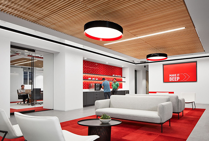 鄭州宏鈺堂推薦國外通信公司時尚辦公室水吧裝修方案