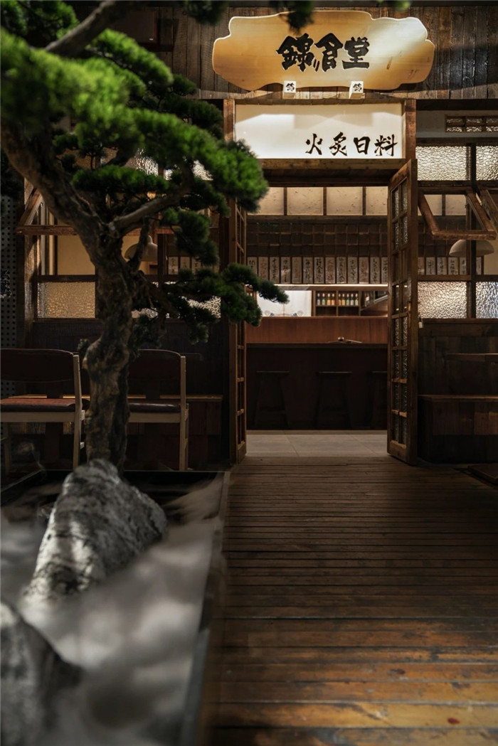 專業日料設計裝修公司推薦鄭州版深夜食堂裝修案例