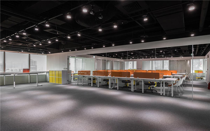 簡約大氣的上市公司辦公室玻璃隔斷裝修設計方案