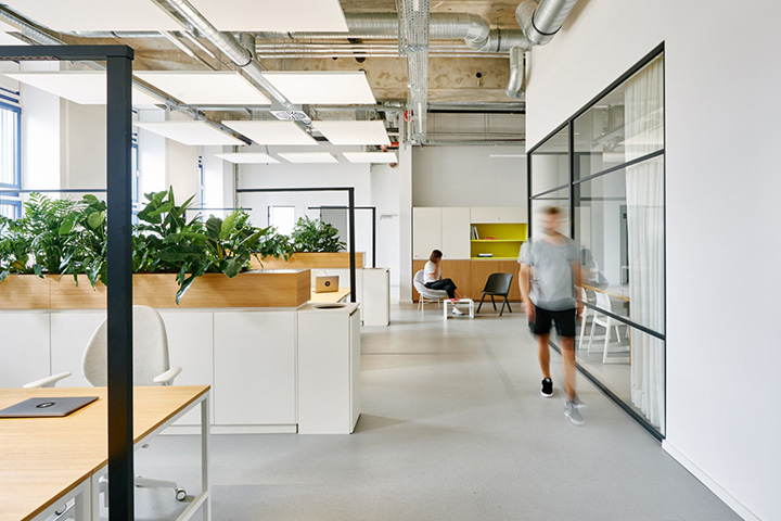 極簡LOFT風年輕的軟件初創(chuàng)公司辦公室裝修設(shè)計圖