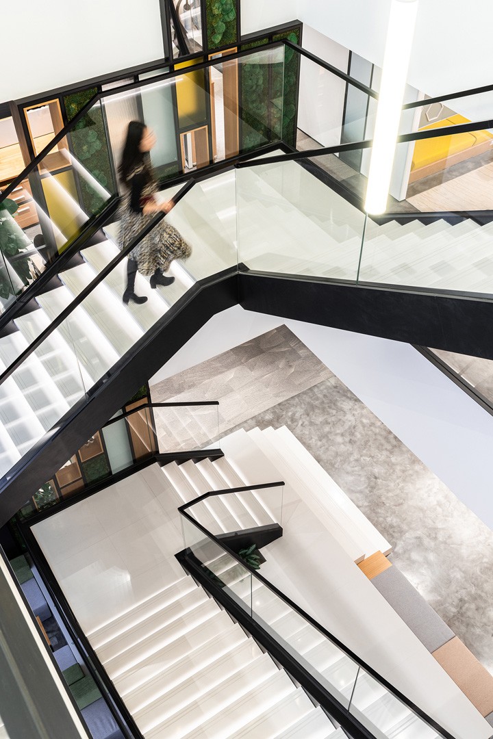 以家為主題的紅星美凱龍總部辦公樓樓梯裝修設計方案