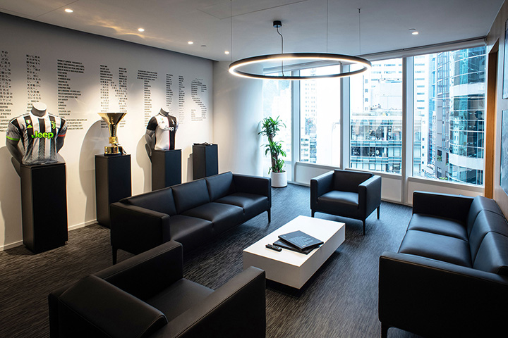 黑白也時尚  尤文圖斯足球俱樂部辦公室接待區裝修方案