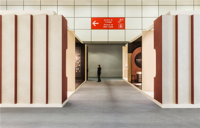 幾何創意  國外700平創意陶瓷展廳裝修設計方案