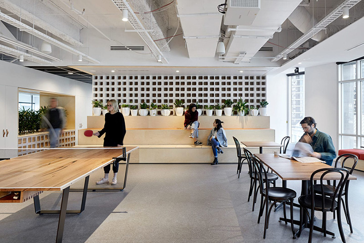 時尚黑白灰城市規劃設計公司辦公室裝修設計案例