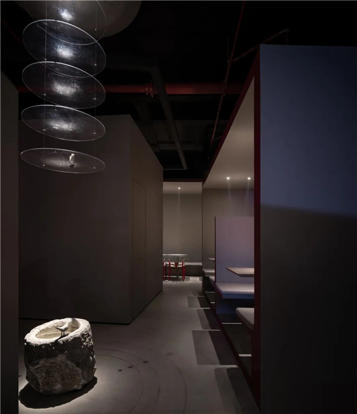 鄭州燒烤店裝修不走尋常路  文藝范燒烤店看起來！