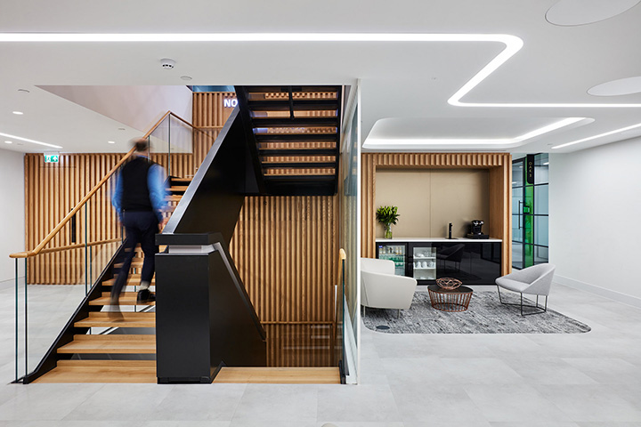 1500平優雅高級灰會計事務所辦公室樓梯裝修實景圖