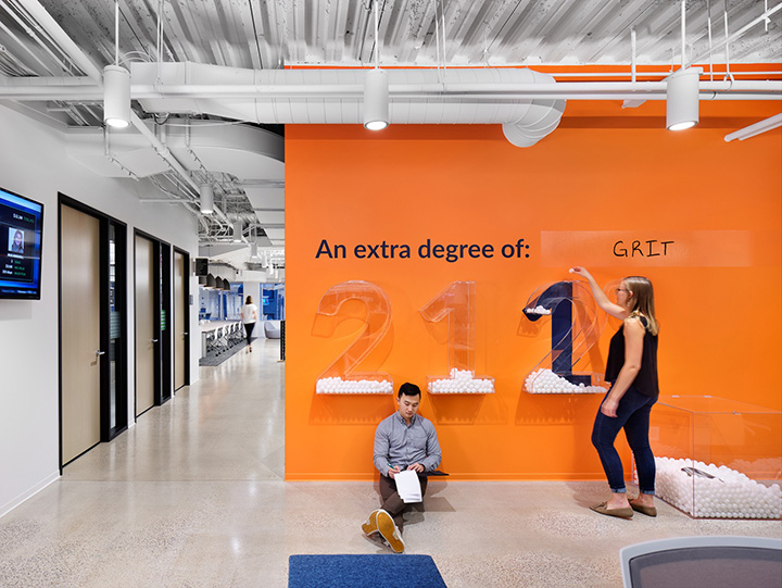 7000平在線招聘企業總部辦公樓裝修改造設計方案