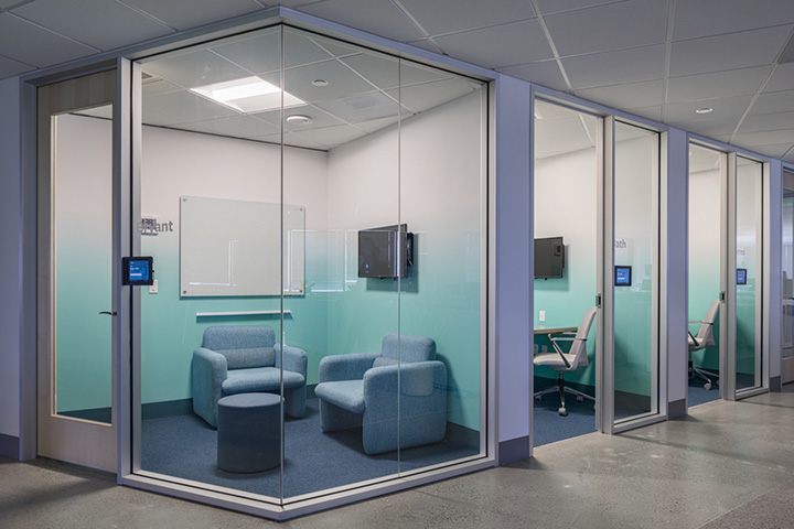1200平時尚多彩醫療科技公司辦公室隔斷裝修設計案例