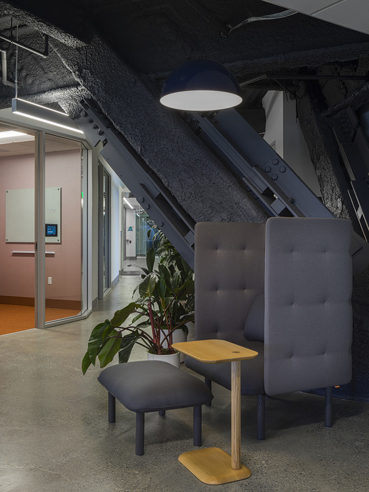 1200平時尚多彩醫療科技公司辦公室裝修設計案例