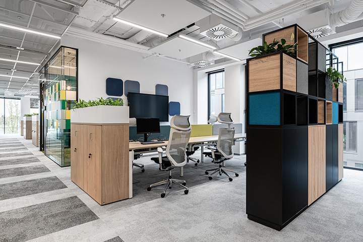 鄭州辦公室裝修玩轉色彩 涂料公司創意辦公室工位裝修方案 鄭州辦公室裝修玩轉色彩 涂料公司創意辦公室工位裝修方案