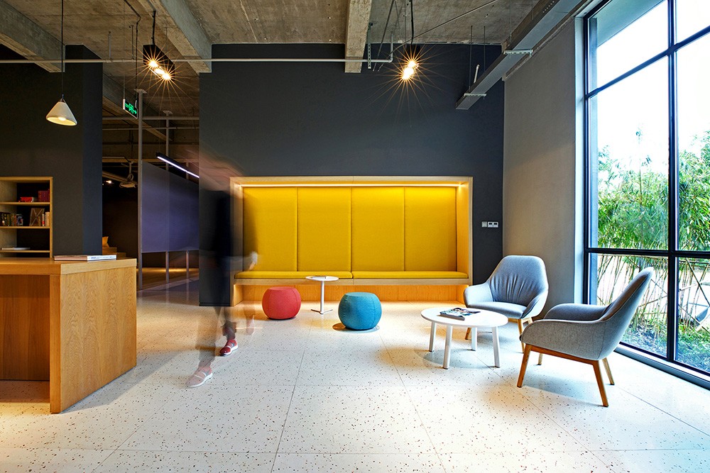 400平極簡工業(yè)風(fēng)圣東尼研究中心&辦公裝修設(shè)計方案 400平極簡工業(yè)風(fēng)圣東尼研究中心&辦公裝修設(shè)計方案