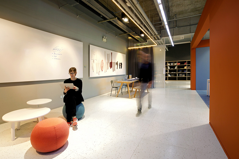 400平極簡工業(yè)風(fēng)圣東尼研究中心&辦公裝修設(shè)計方案 400平極簡工業(yè)風(fēng)圣東尼研究中心&辦公裝修設(shè)計方案