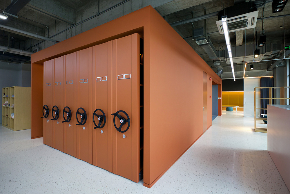 400平極簡工業(yè)風(fēng)圣東尼研究中心&辦公裝修設(shè)計方案 400平極簡工業(yè)風(fēng)圣東尼研究中心&辦公裝修設(shè)計方案