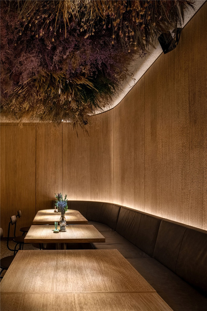 回歸自然 特色懷舊工業風兔子主題餐廳卡座區裝修設計方案 回歸自然 特色懷舊工業風兔子主題餐廳卡座區裝修設計方案