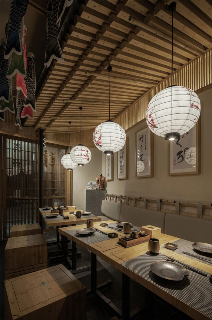 鄭州餐飲裝修公司分享70平日料店創(chuàng)意裝修設(shè)計(jì)方案 鄭州餐飲裝修公司分享70平日料店創(chuàng)意裝修設(shè)計(jì)方案