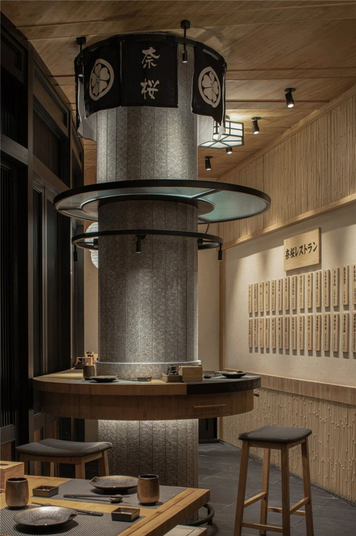 鄭州餐飲裝修公司分享70平日料店創(chuàng)意裝修設(shè)計(jì)方案 鄭州餐飲裝修公司分享70平日料店創(chuàng)意裝修設(shè)計(jì)方案