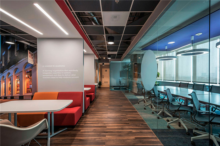 辦公室走廊設計-前臺設計-時尚活潑的劍橋大學出版社辦公室升級改造裝修方案 辦公室走廊設計-前臺設計-時尚活潑的劍橋大學出版社辦公室升級改造裝修方案