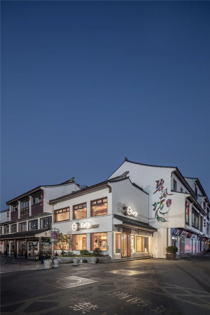 奶茶店門(mén)頭外觀設(shè)計(jì)-鄭州奶茶店裝修公司推薦COCO都可茶飲店裝修效果圖