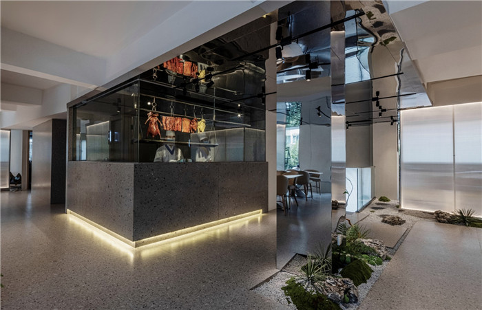 明檔區裝修設計-餐廳引導吧臺裝修設計-鄭州宏鈺堂分享綠色現代風港式茶餐廳裝修設計方案