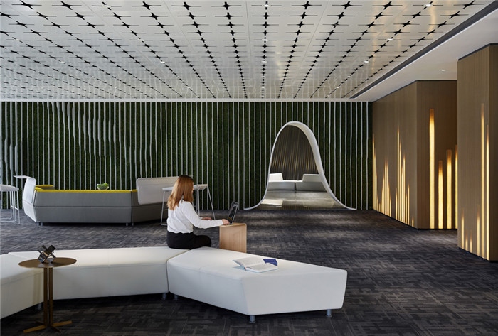 休閑洽談區裝修設計-綠地集團上海總部辦公室裝修  引領智慧辦公設計風尚