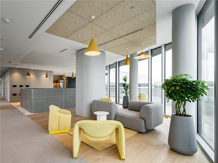 開放靈動的國外知名手游公司總部辦公樓裝修設計實景圖 開放靈動的國外知名手游公司總部辦公樓裝修設計實景圖