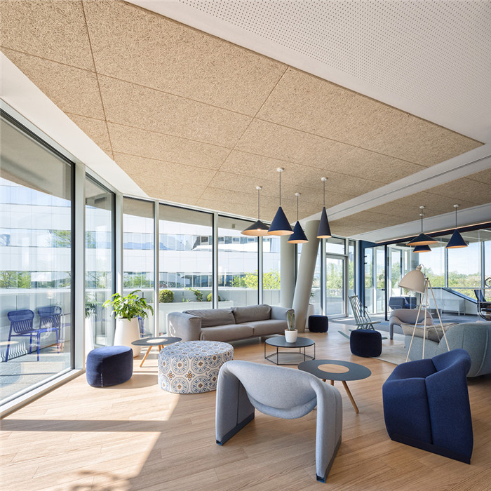 開放靈動的國外知名手游公司總部辦公樓裝修設計效果圖 開放靈動的國外知名手游公司總部辦公樓裝修設計效果圖