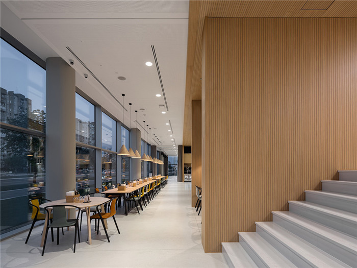 開放靈動的國外知名手游公司總部辦公樓裝修設計效果圖 開放靈動的國外知名手游公司總部辦公樓裝修設計效果圖