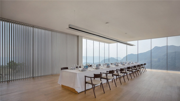 鄭州宏鈺堂分享懸崖上的藝術(shù)法式餐廳裝修設(shè)計(jì)方案 鄭州宏鈺堂分享懸崖上的藝術(shù)法式餐廳裝修設(shè)計(jì)方案