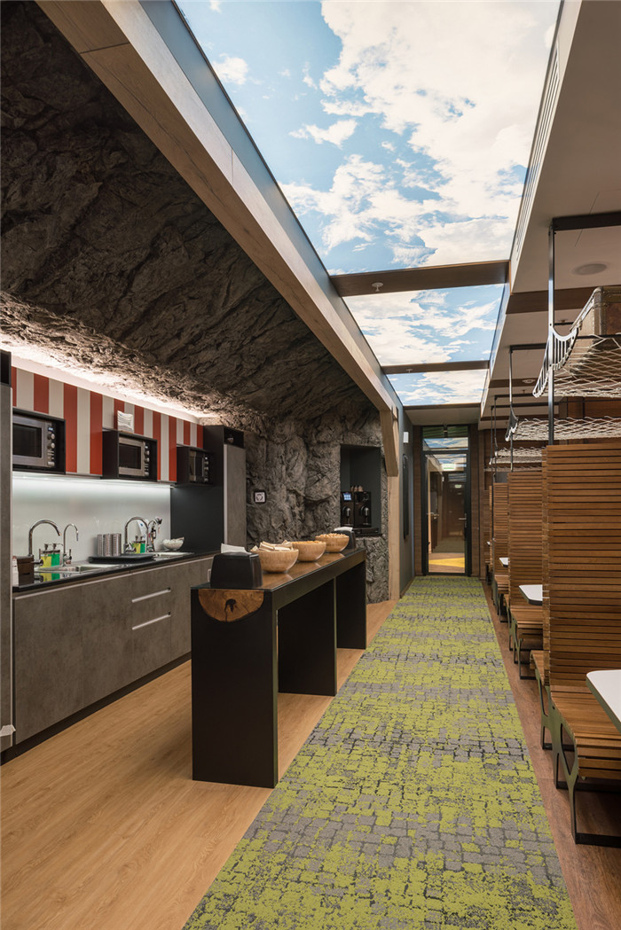 員工餐廳裝修-國外自然森林主題廣告網站公司辦公室裝修方案 員工餐廳裝修-國外自然森林主題廣告網站公司辦公室裝修方案