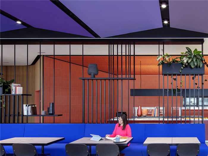 休閑辦公區(qū)裝修設(shè)計(jì)-鄭州宏鈺堂推薦色彩繽紛的涂料公司總部辦公樓裝修 休閑辦公區(qū)裝修設(shè)計(jì)-鄭州宏鈺堂推薦色彩繽紛的涂料公司總部辦公樓裝修