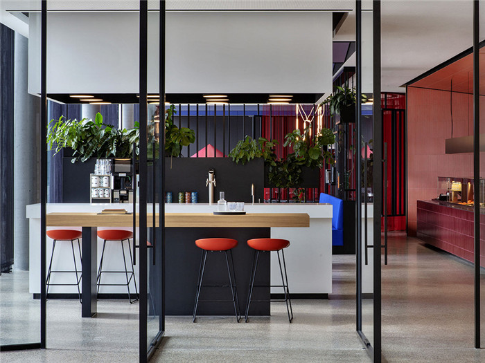 鄭州宏鈺堂推薦色彩繽紛的涂料公司總部辦公樓裝修 鄭州宏鈺堂推薦色彩繽紛的涂料公司總部辦公樓裝修