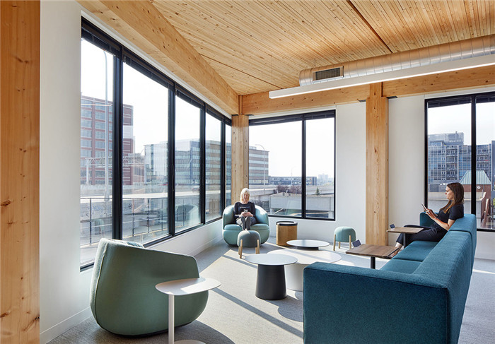 溫暖時尚的工業風食品制造集團總部辦公室裝修方案 溫暖時尚的工業風食品制造集團總部辦公室裝修方案