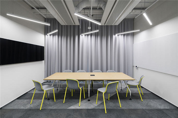 小型會議室裝修設計-簡約北歐風體育博彩公司辦公室裝修設計方案